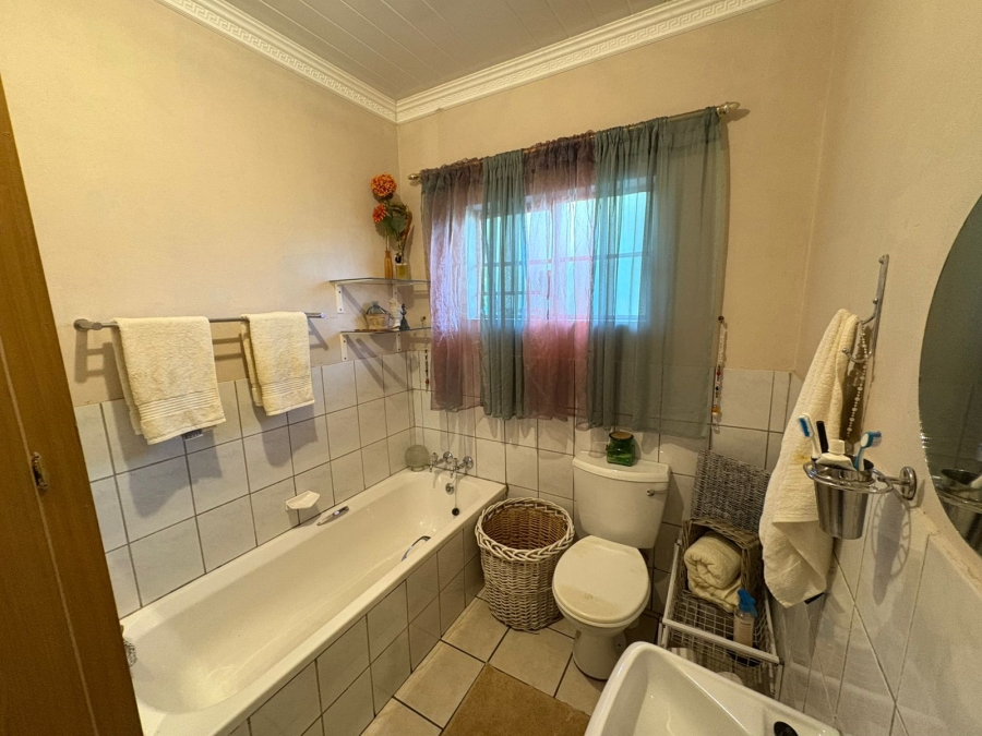 3 Bedroom Property for Sale in Safari Gardens North West